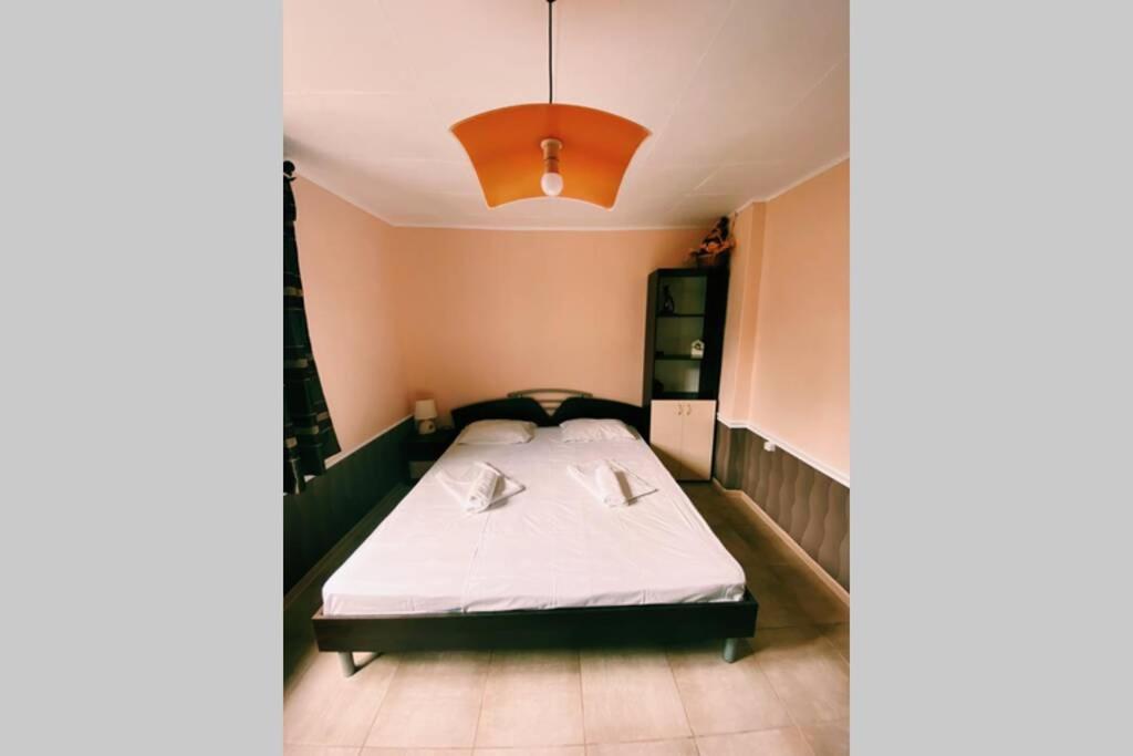 Cute Little House With A White Picket Fence Villa Burgas Luaran gambar